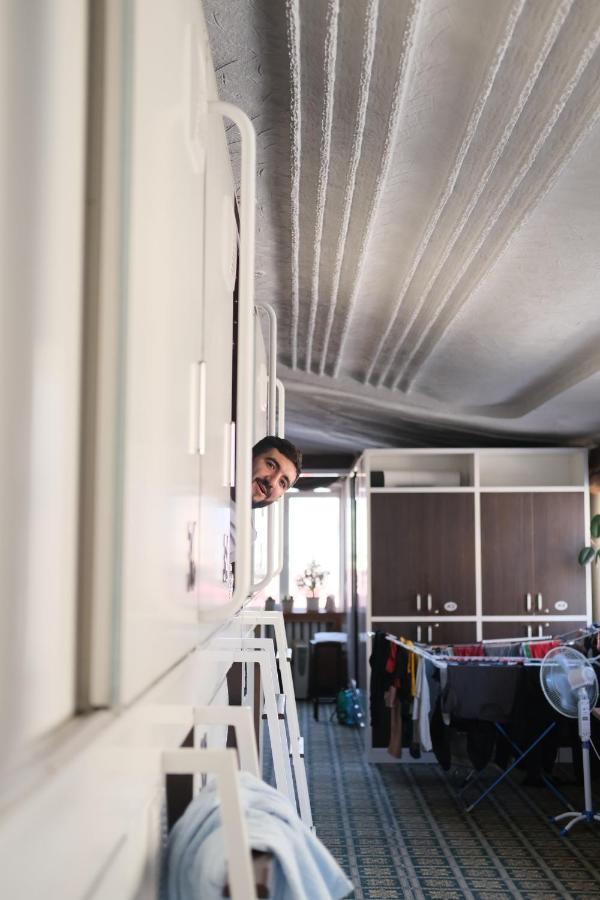 Capsule Hotel Technocave بيشكيك المظهر الخارجي الصورة